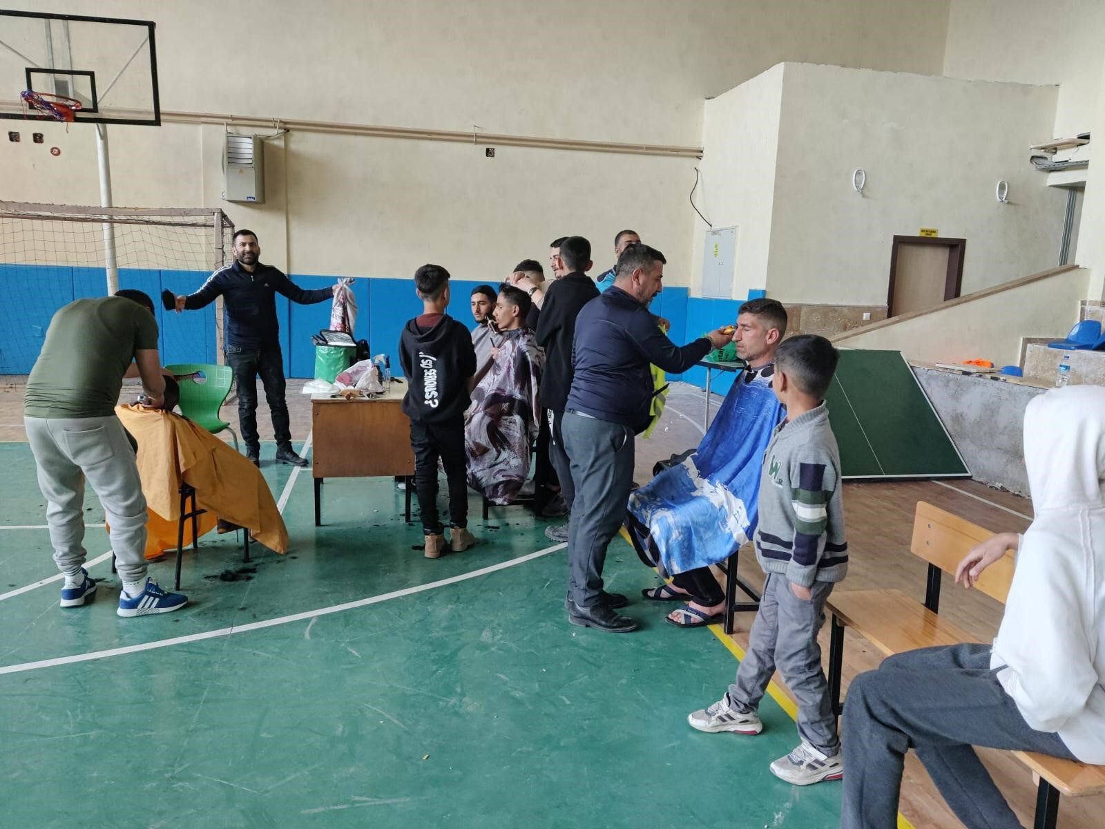 Bayburtlu berberler deprem bölgesinde 