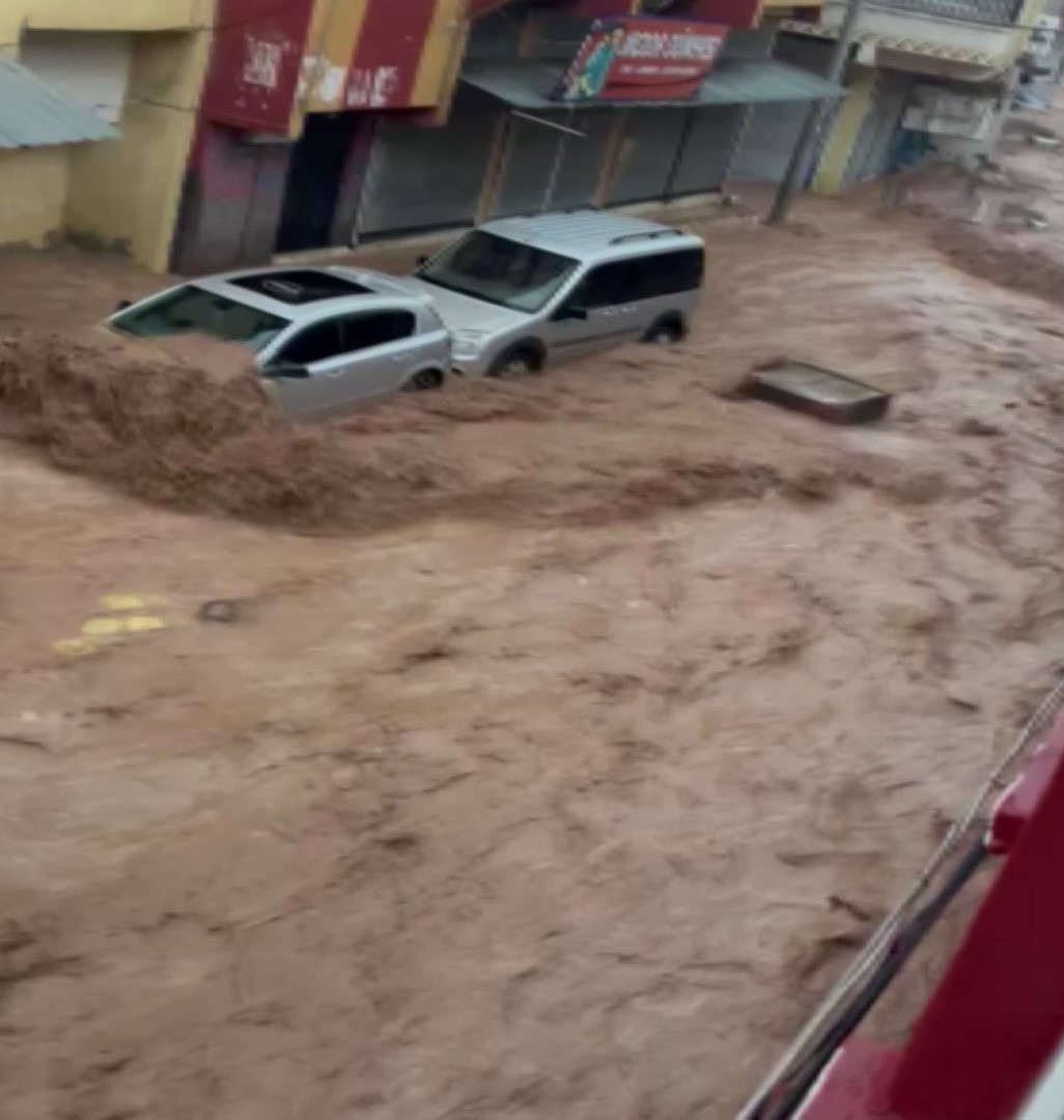 Önce deprem sonra sel! Şanlıurfa sular altında kaldı-2