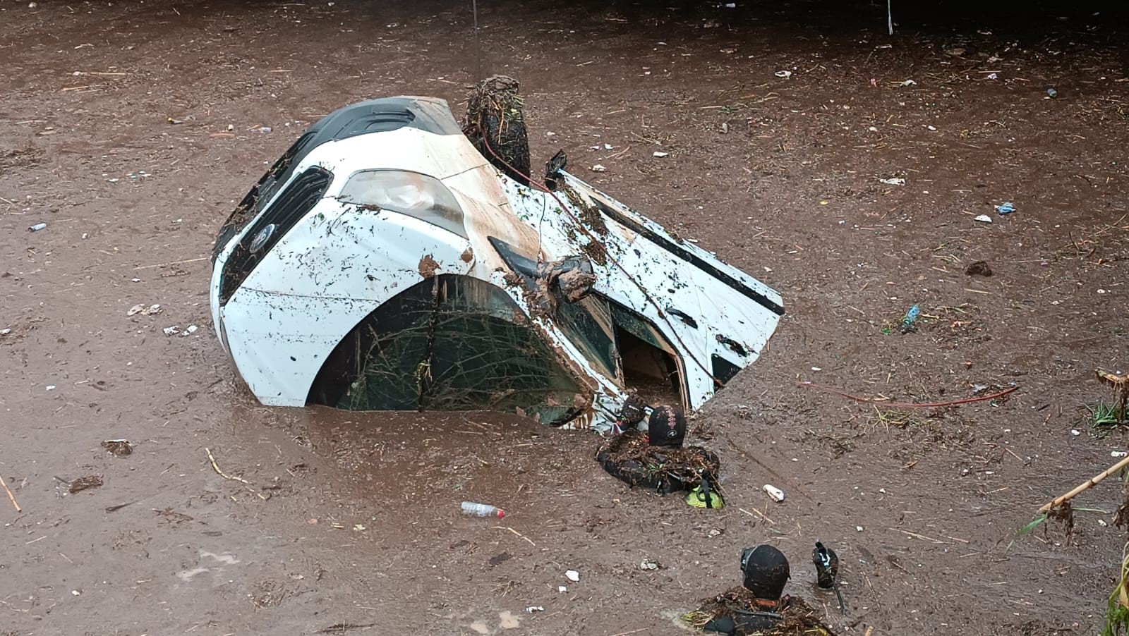 Deprem bölgesinde şimdi de sel! Can kaybı 14'e yükseldi 