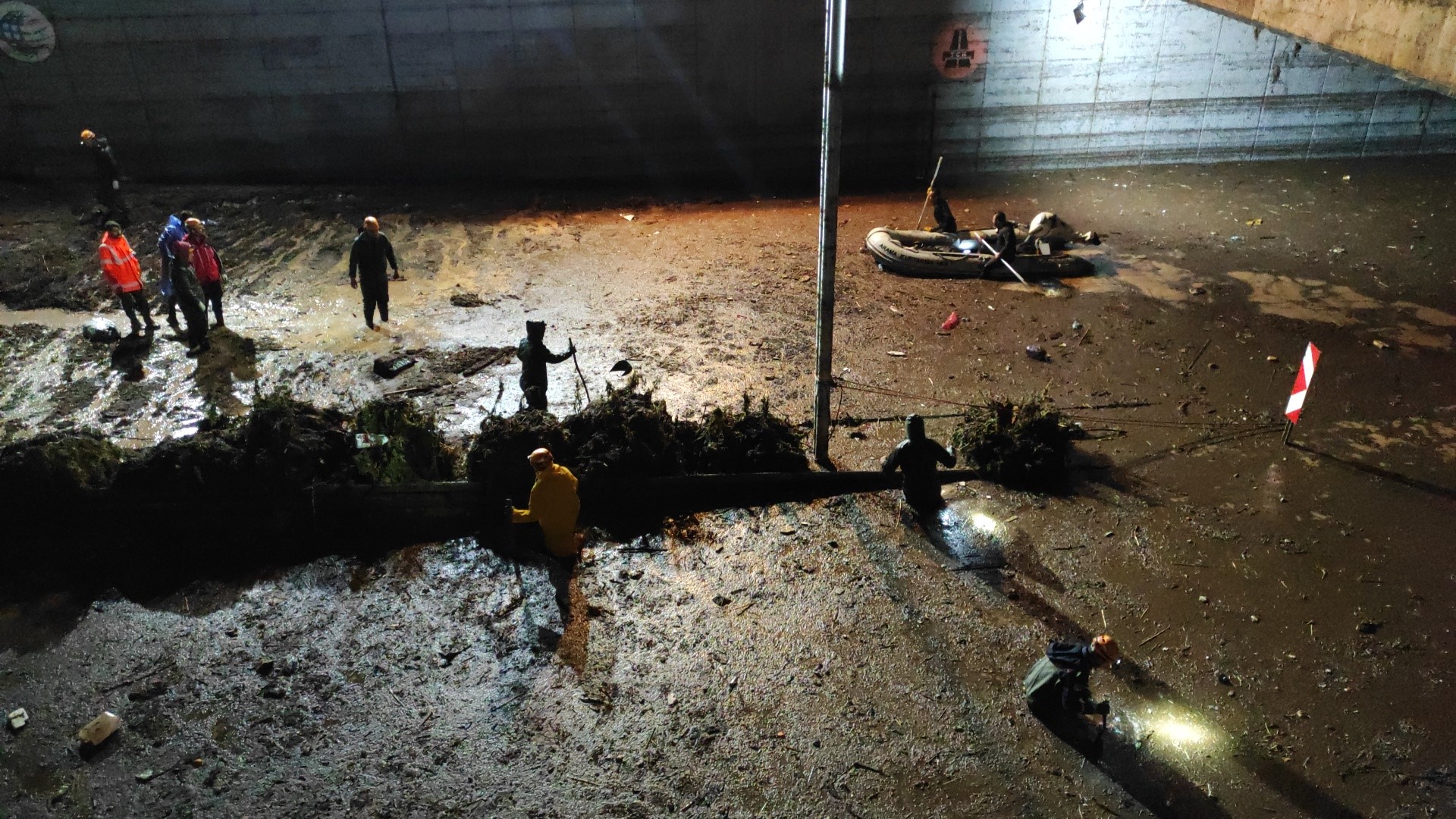 Sel felaketinde 14 kişi hayatını kaybetti, 5 kayıp