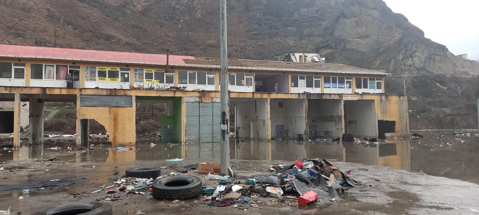 Yusufeli Barajı'nın suları ilçenin sanayi sitesine ulaştı