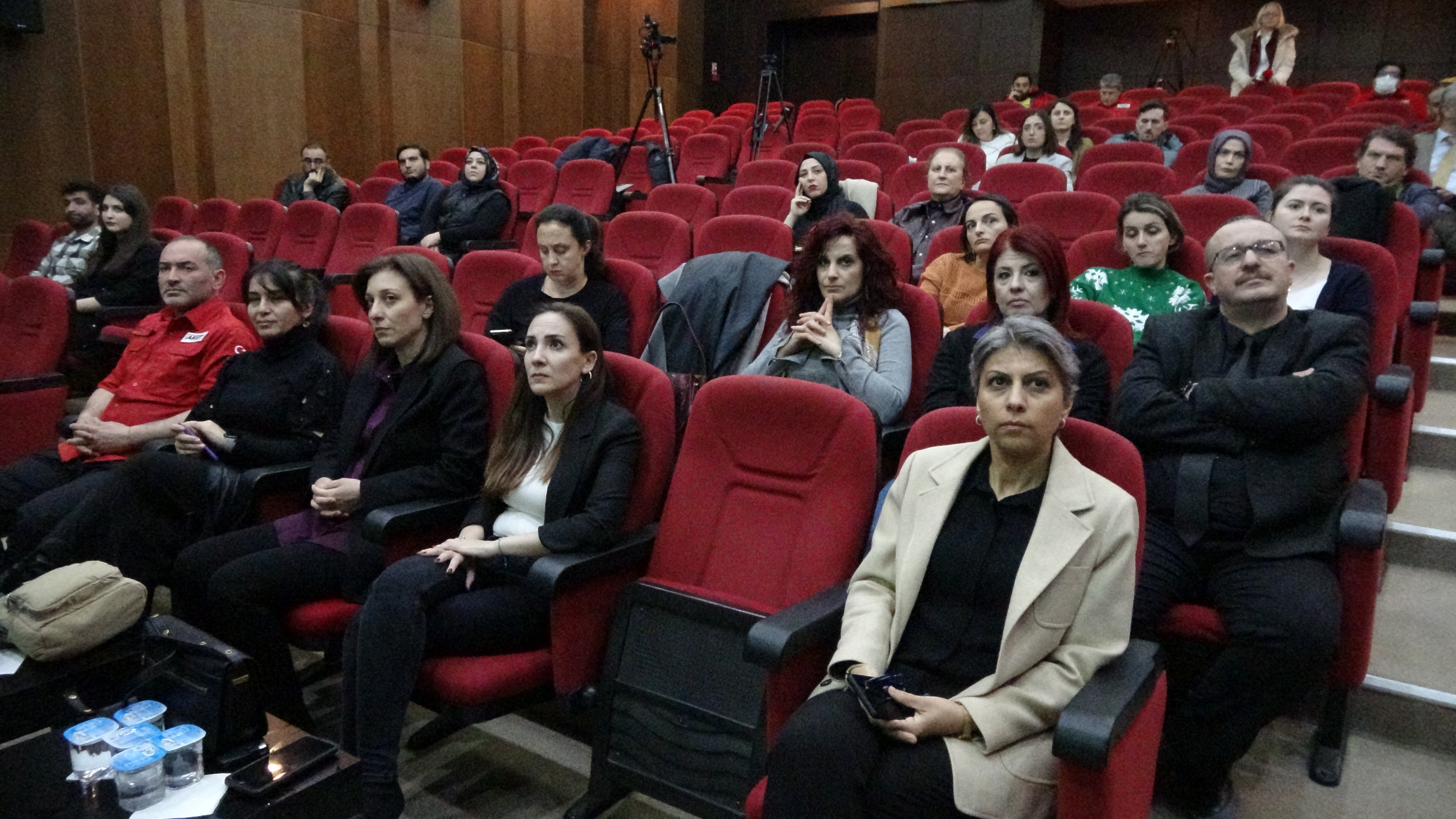 KTÜ'den dikkat çeken uyarı! " Afetzedelere söylenmemesi gereken cümleler var"