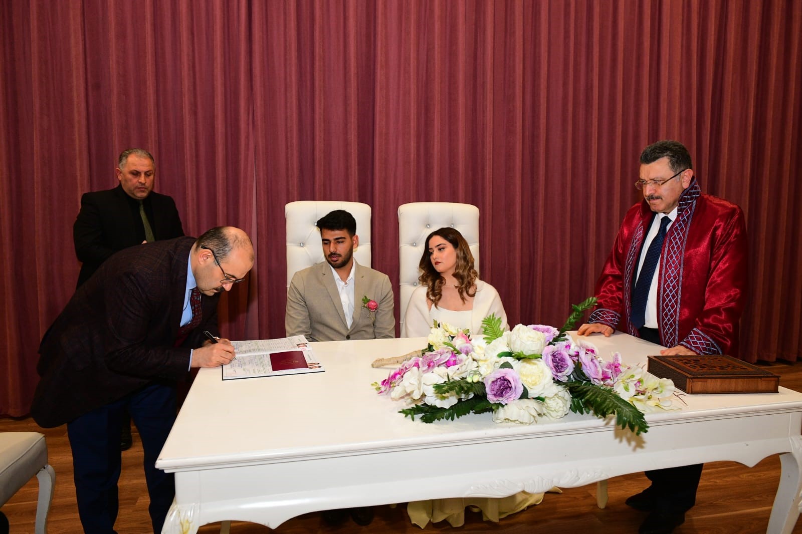 Depremde kaybettiği annesinin hayalini Trabzon'da gerçekleştirdi 