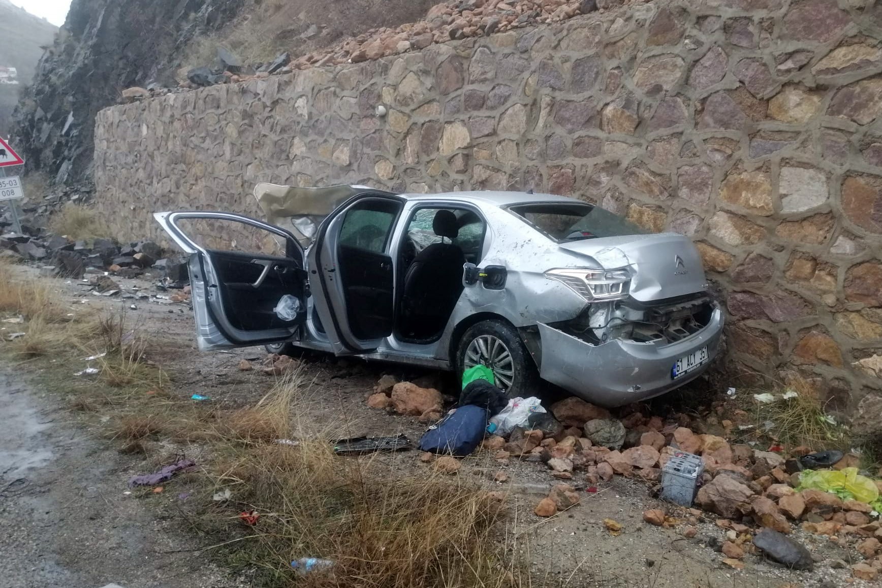 Gümüşhane'de feci kaza! 2 yaralı 