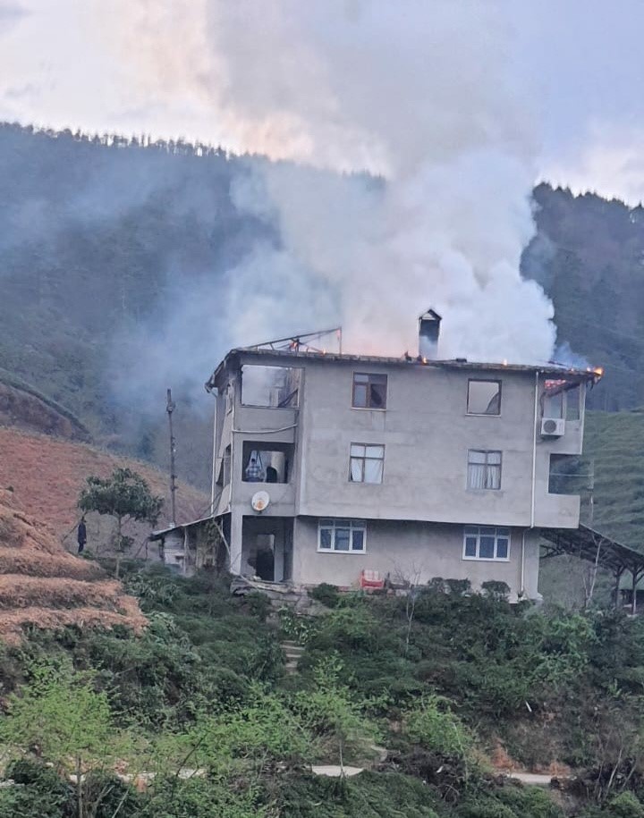 Trabzon'da kuvvetli fırtına yangına yol açtı! 