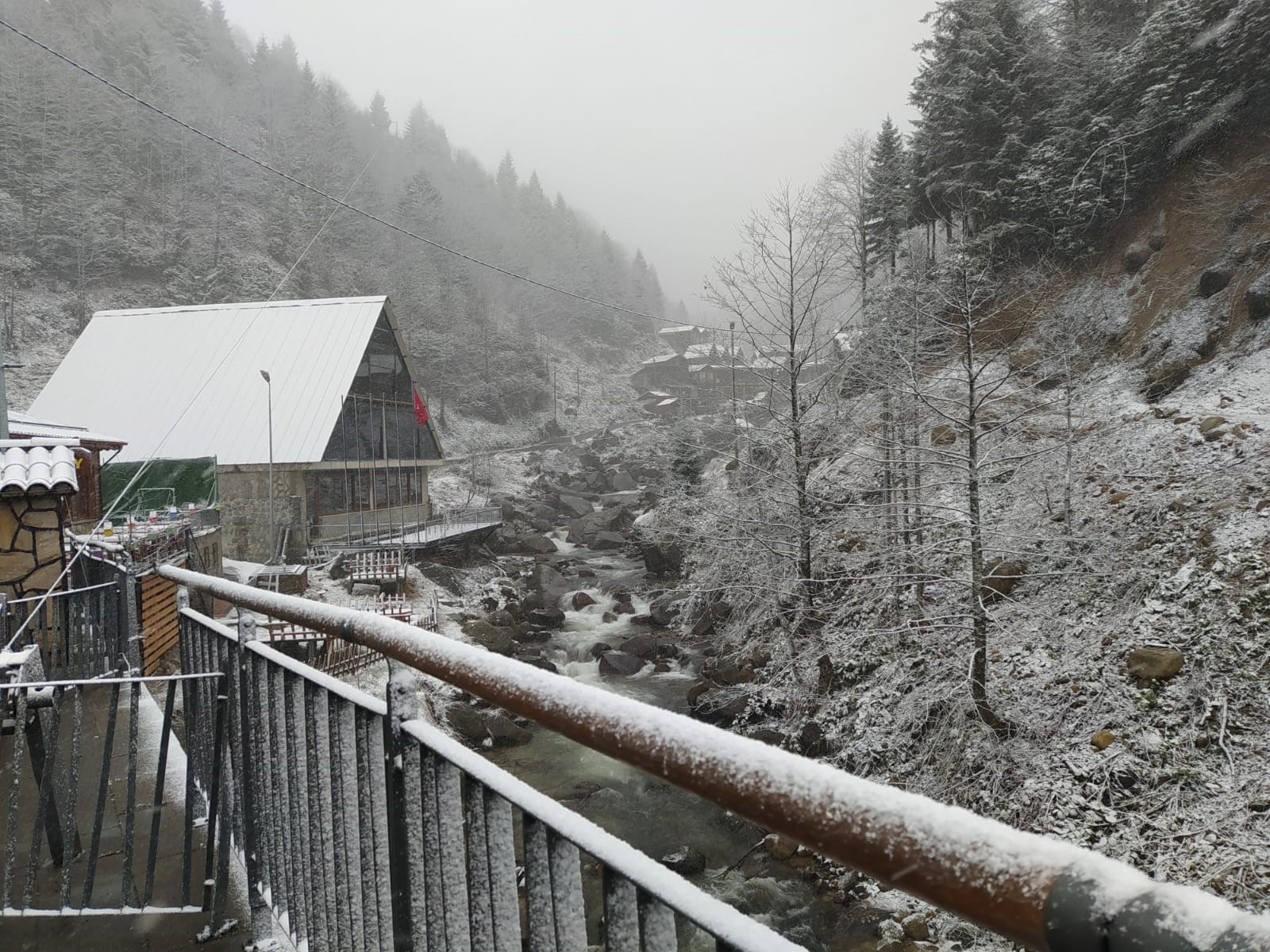 Ayder Yaylası beyaza büründü