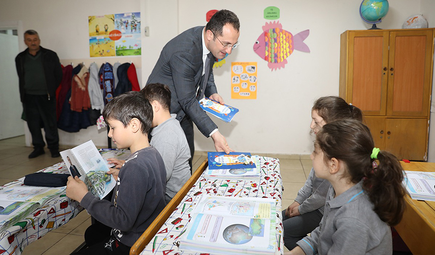 Başkan Ekim'den çocuklara Ramazan hediyesi