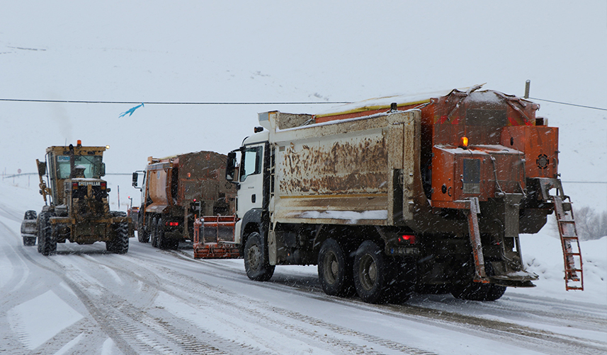 Bayburt'ta kar yağışı etkili oldu!