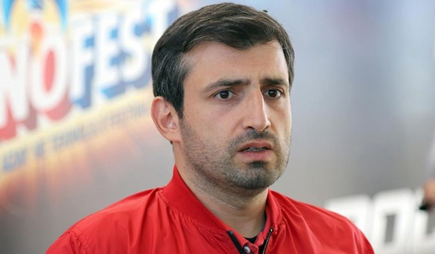 Baykar’dan-sınava-hazırlanan-afetzede-öğrencilere-10-bin-tablet