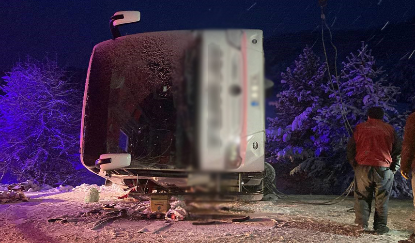 Trabzon'a gelen yolcu otobüsü şarampole devrildi! 2 ölü 21 yaralı