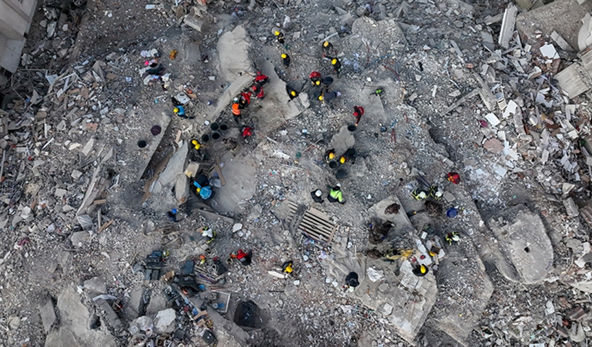 Depremlerde hayatını kaybedenlerin sayısı yükseldi!