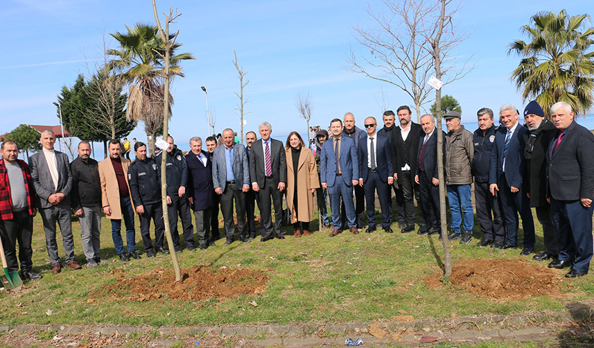Depremde hayatını kaybedenler için Of'ta hatıra ormanı oluşturuldu