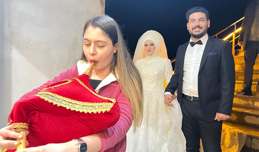 Depremzede çift Rize'de kaldıkları otelde düğün yaptı