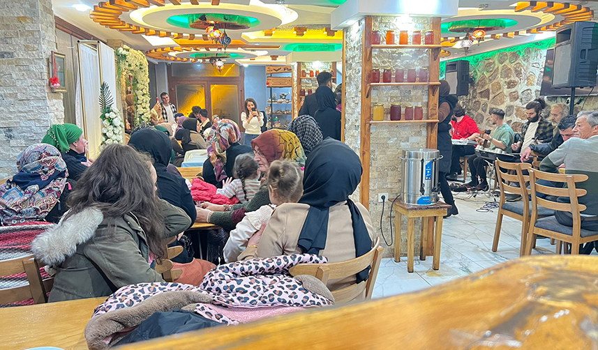 Depremzede çift Rize'de kaldıkları otelde düğün yaptı