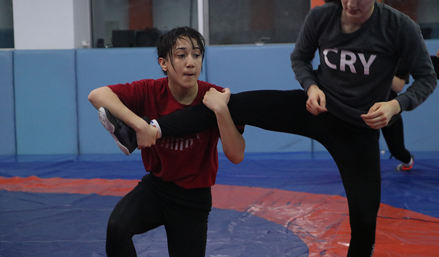 Depremzede-güreşçi-antrenmanlarını-Trabzon'da-sürdürüyor