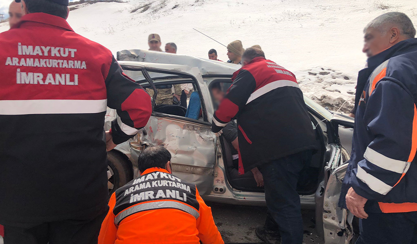 Erzincan-Sivas-karayolıunda-feci-kaza!-Trabzon'-a-gelmek-için-yola-çıkmışlardı