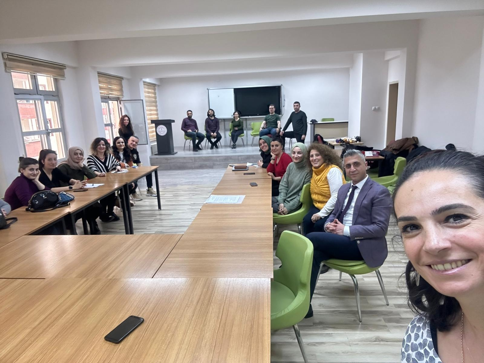 Trabzon'da öğretmenler sahnede! "Bu sahne aynı biz"