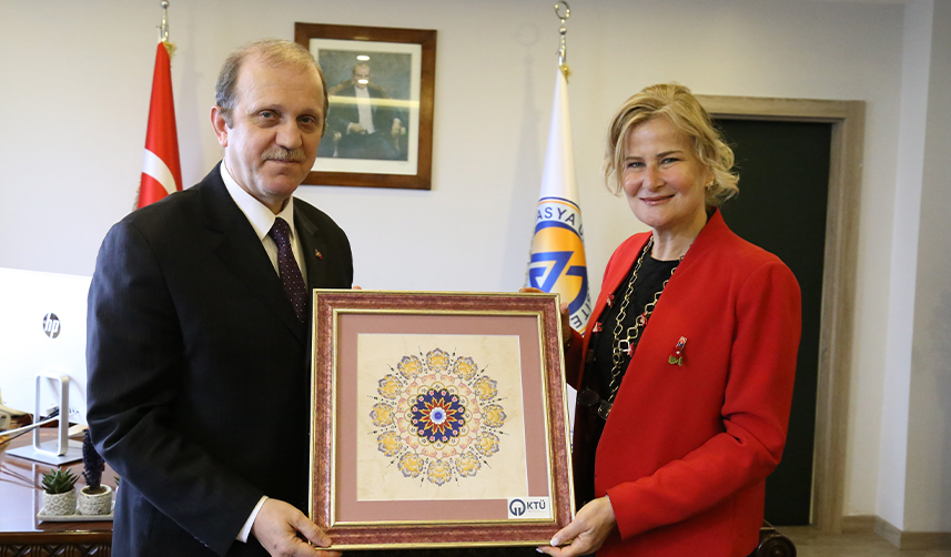 KTÜ Rektörü'nden Avrasya Üniversitesi'ne ziyaret! 