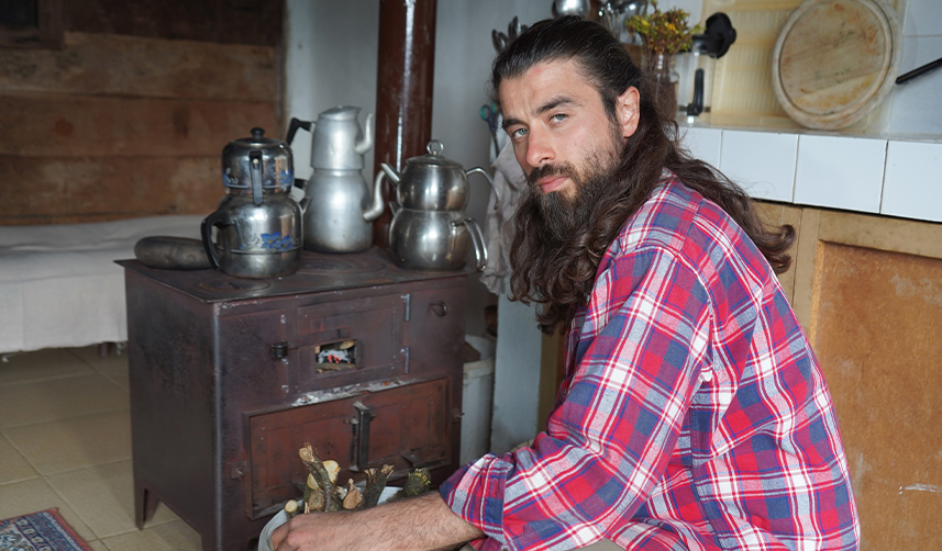 Köyüne-dinlenmek-için-gelmişti!-Rize'den-kopamadı