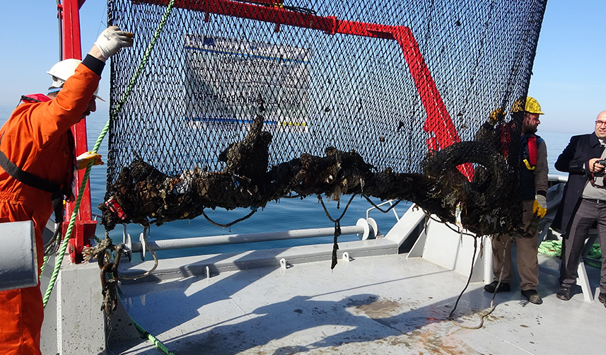 KTÜ'lü isim deniz kirliliğine dikkat çekti Balıktan çok plastik atık olacak