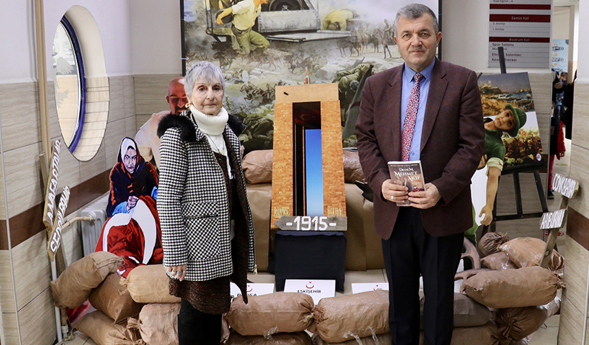 Mehmet Akif Ersoy'un torunu Selma Argon Ersoy, Trabzon'da söyleşiye katıldı