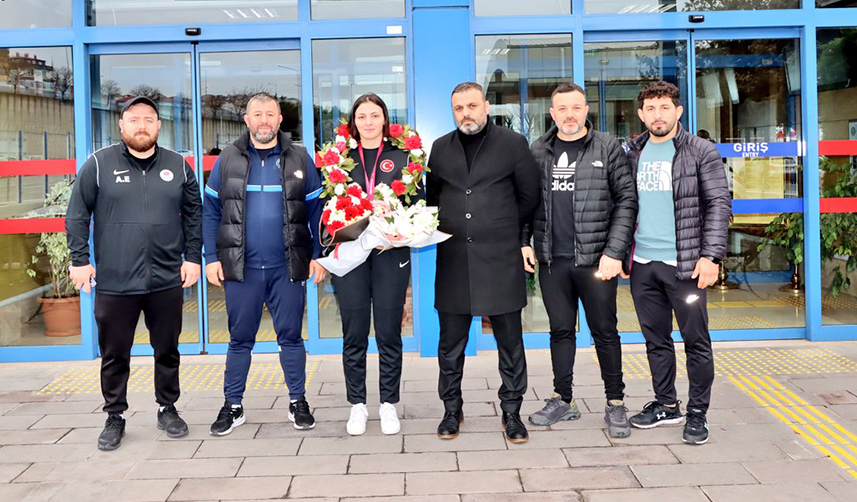 Avrupa üçüncüsü milli sporcu Gültekin Trabzon'a geldi