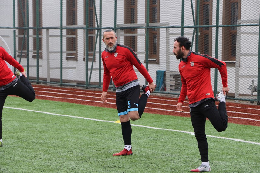 Rize'de baba ve oğul futbolcular rakip oldu!