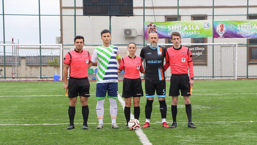 Rize'de baba ve oğul futbolcular rakip oldu!