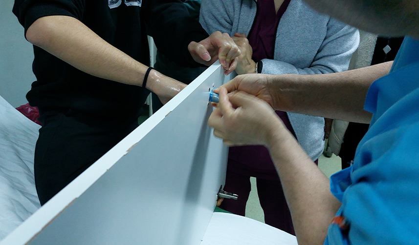 Samsun'da-lise-öğrencisi-dolap-kapağı-ile-hastaneye-kaldırıldı2