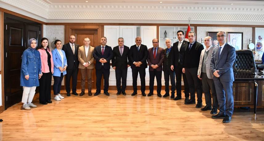 Trabzon Artvinliler Derneği'nden deprem plaketi