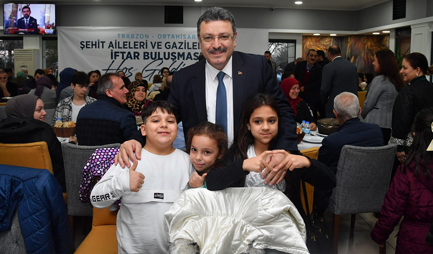 Trabzon'da Başkan Genç, şehit aileleri ve gaziler ile iftarda buluştu