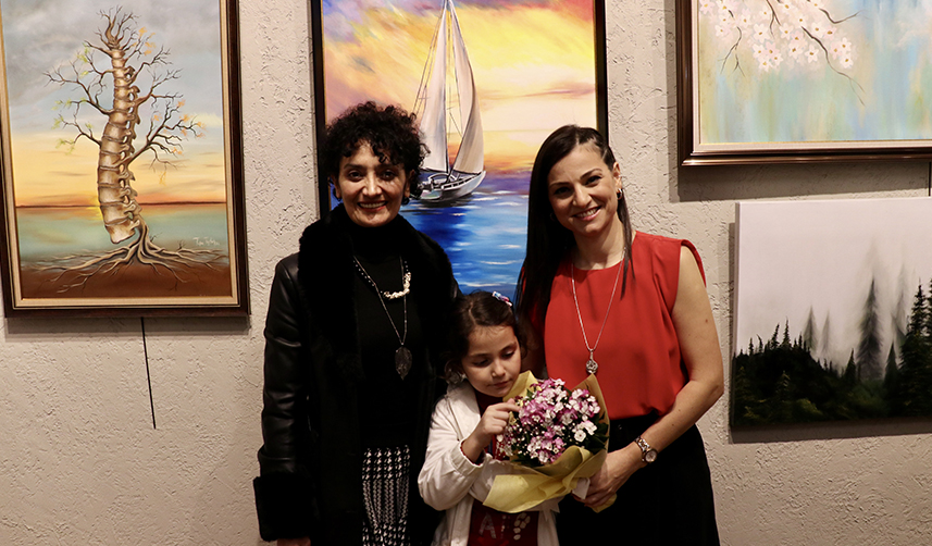 Trabzon'da doktorlar çizdi! Gelir depremzede çocuklara gidecek