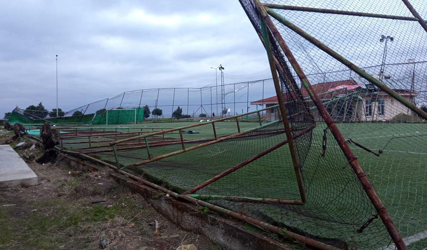 Trabzon'da fırtına etkisi! O ilçede de hasara yol açtı