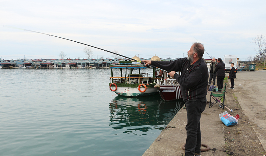 Trabzon'da kafesten kaçan balıklar Rize'nin yüzünü güldürdü