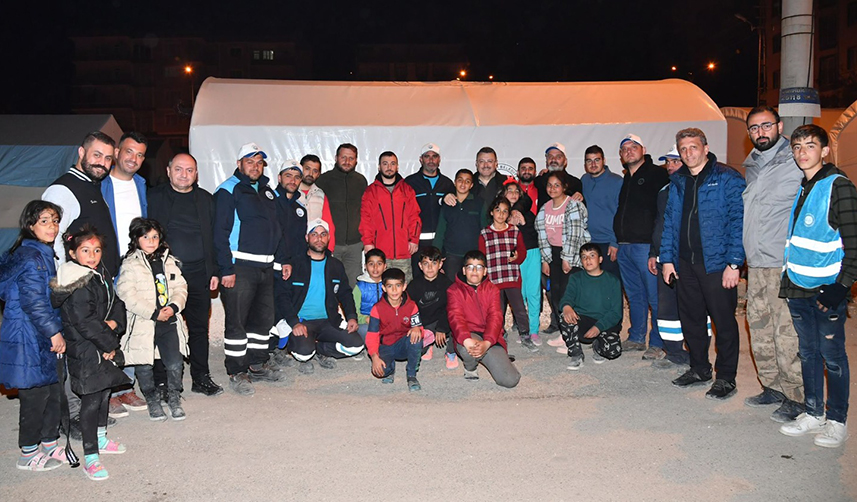 Trabzon'da Ortahisar Belediye Başkanı Genç, yeniden deprem bölgesinde