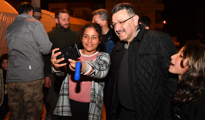 Trabzon'da Ortahisar Belediye Başkanı Genç, yeniden deprem bölgesinde