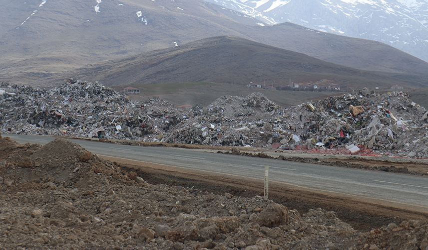 Trabzon'da uzmanından deprem molozları hakkında açıklama: Ekonomiye geri kazandırılması lazım