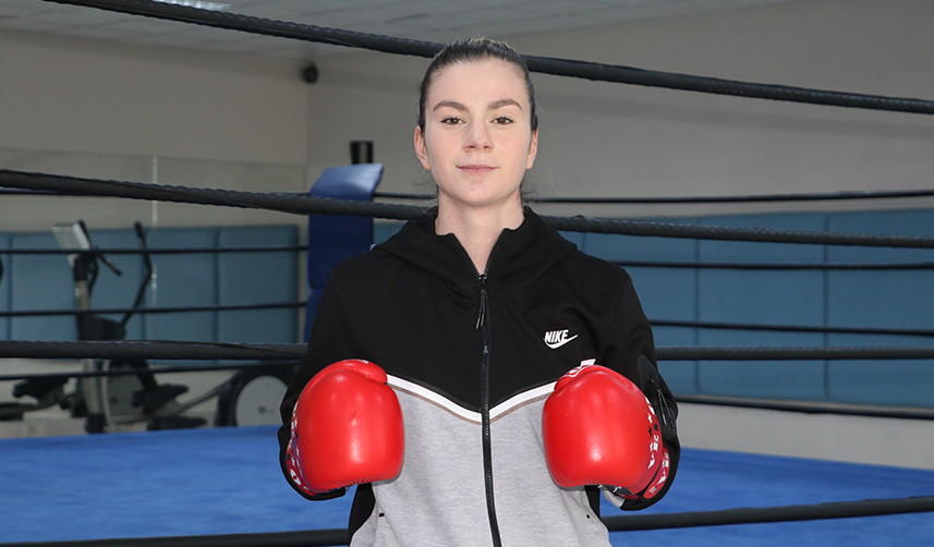 Trabzonlu milli boksör Sıla Sürmeneli adından söz ettiriyor