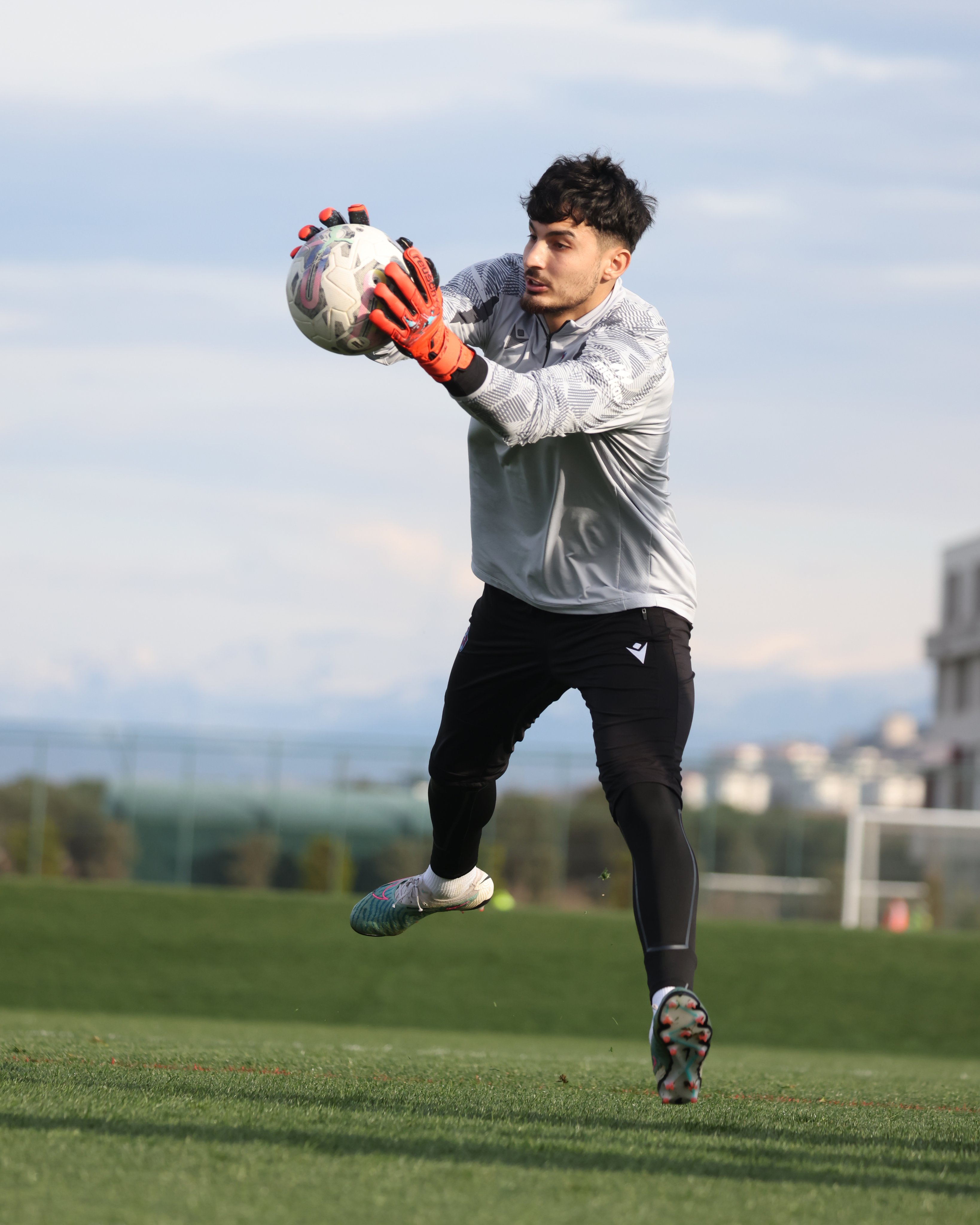 Trabzonspor’da Abdullah Avcı'sız ilk antrenman!