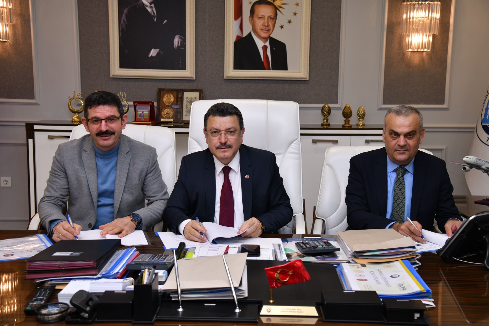 Ortahisar Belediyesi'nde imzalar atıldı! Personelin yüzü gülüyor