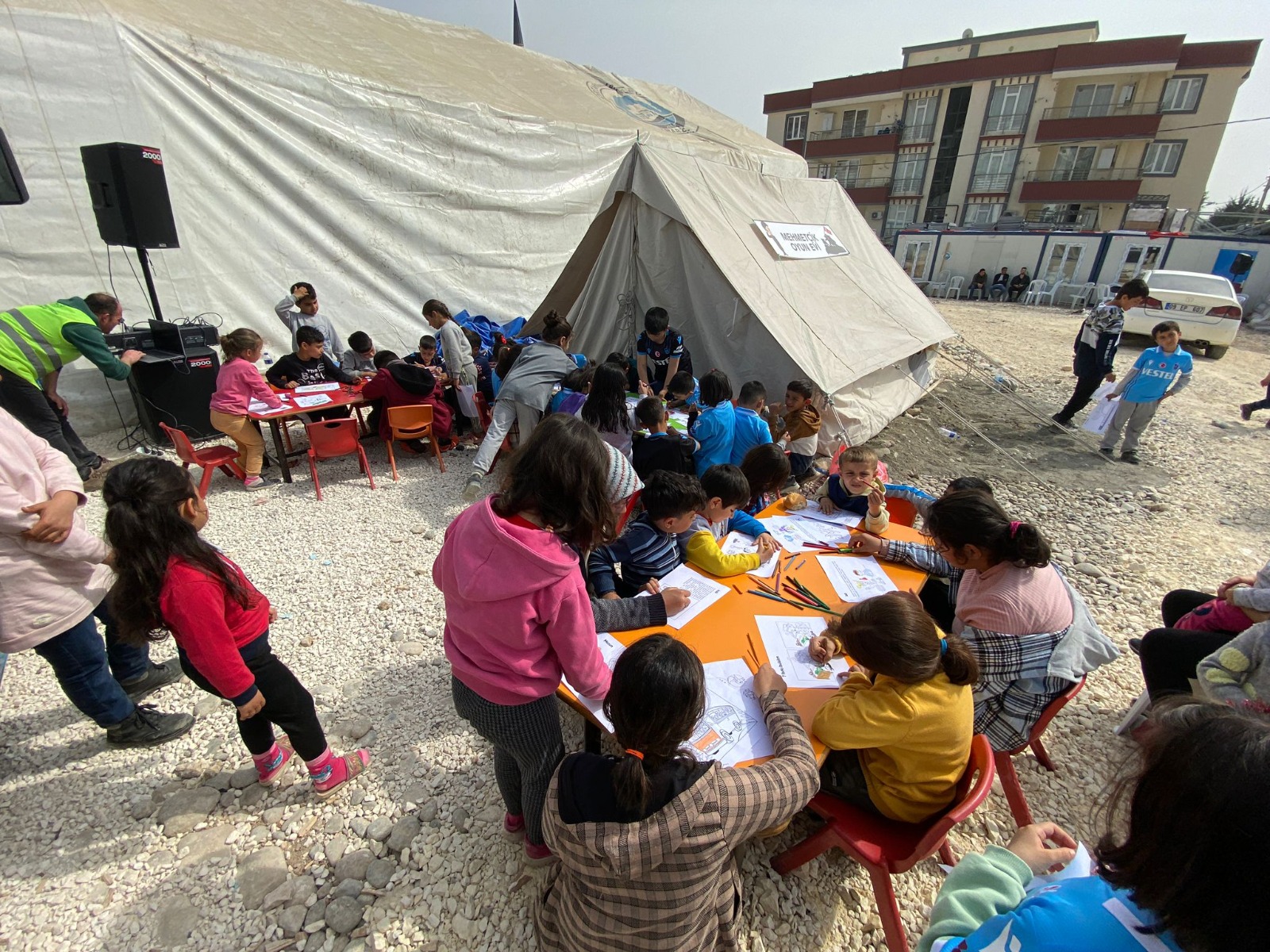 Ortahisar Belediyesi'nden deprem bölgesindeki çocuklara sosyal destek! 