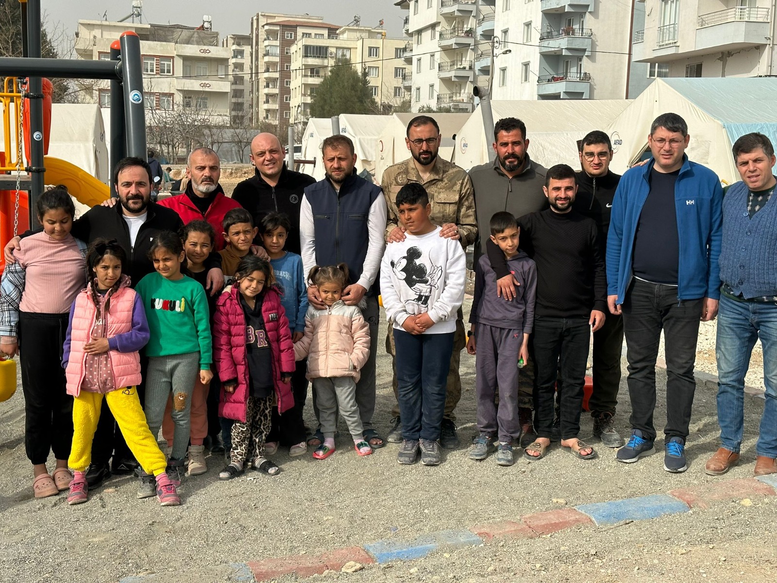 Ortahisar Belediyesi'nden deprem bölgesindeki çocuklara sosyal destek! 