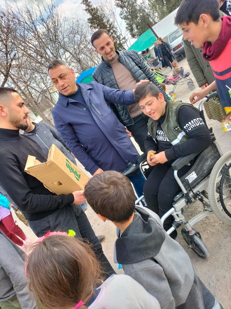 Ortahisar İlçe Başkanı Çebi depremzedeleri ziyaret etti 