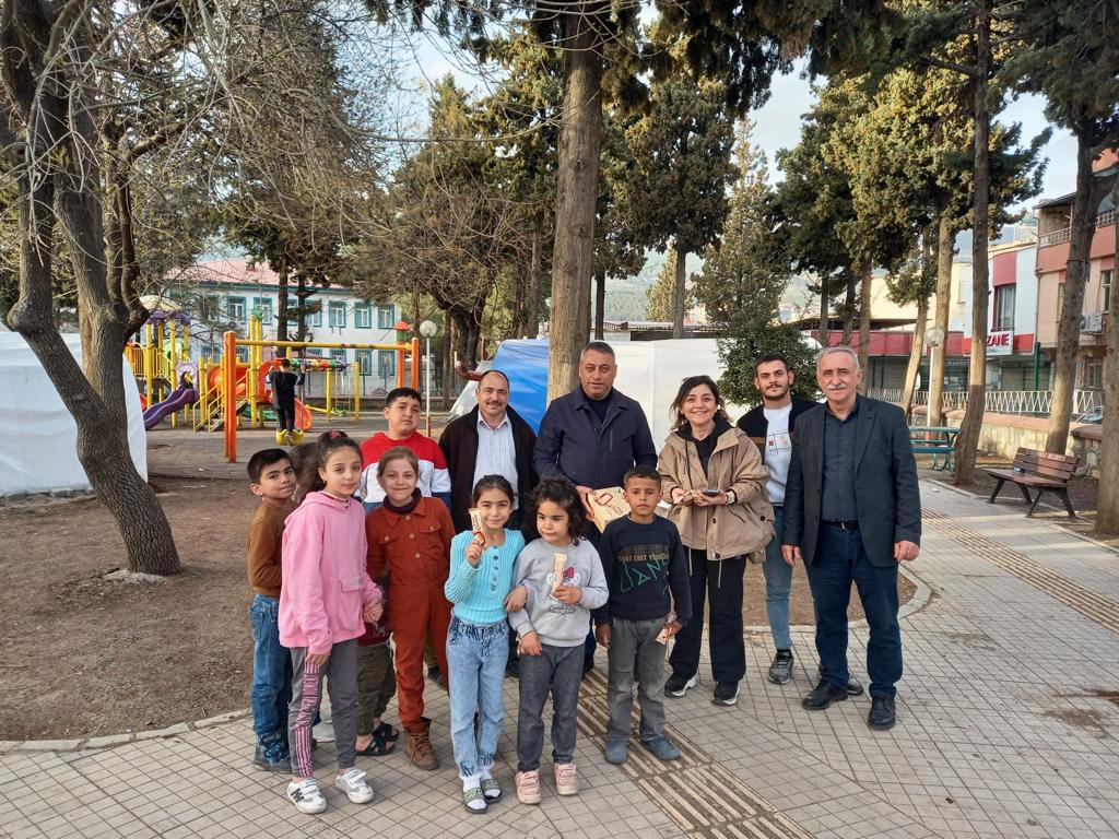 Ortahisar İlçe Başkanı Çebi depremzedeleri ziyaret etti 