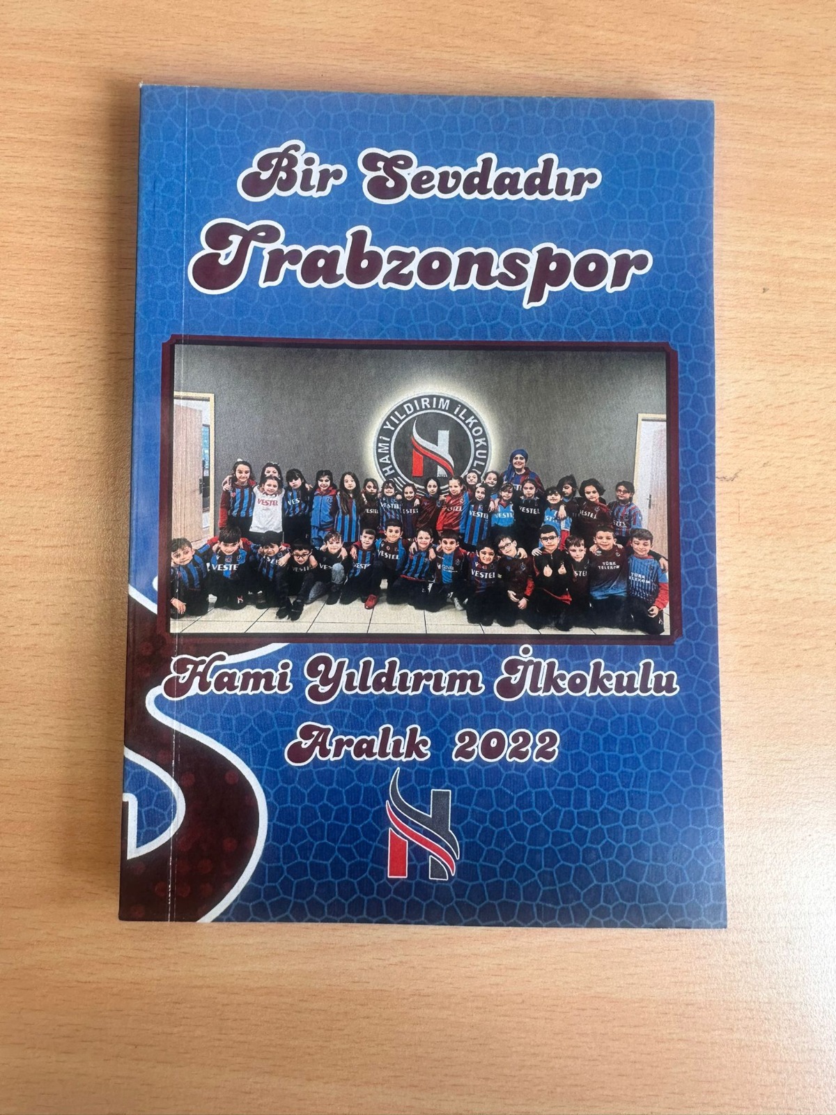 Minikler Trabzonspor futbolcularına şiirler yazdı