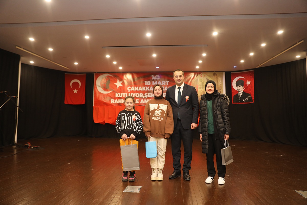 Akçaabat'ta çelenk sunma töreni düzenlendi