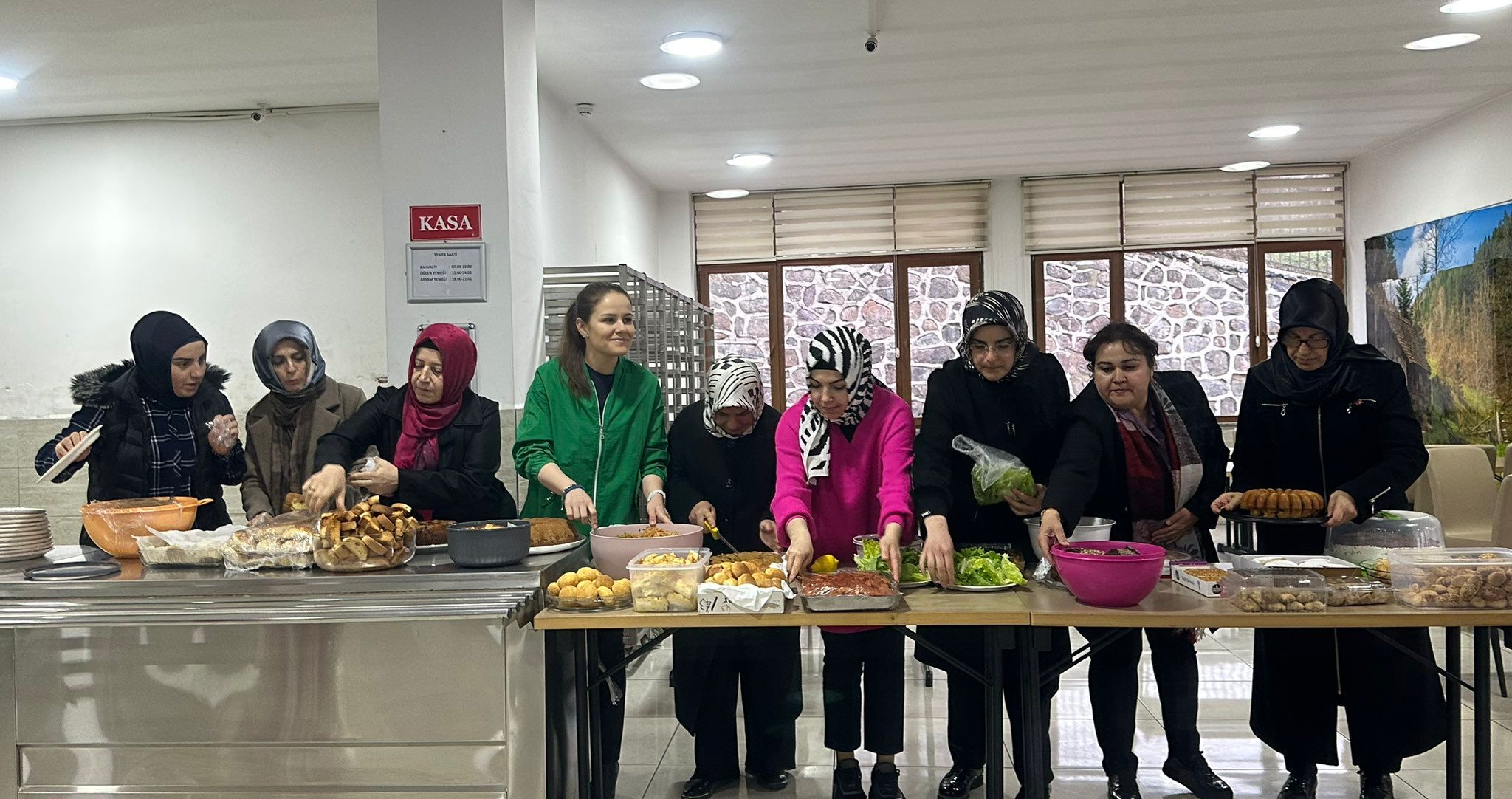 AK Parti Trabzon İl Kadın Kolları Başkanı Sürmen "Tek gayemiz vatanımız ve milletimiz için çok çalışmak"