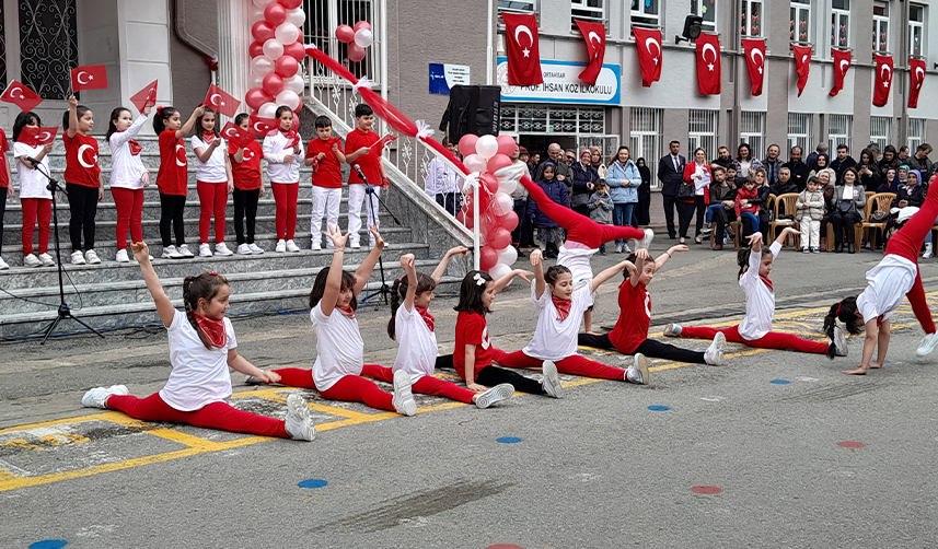 Trabzon'da 23 Nisan coşkuyla kutlandı