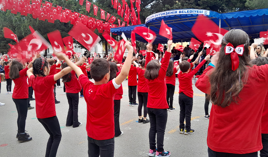Trabzon'da 23 Nisan coşkuyla kutlandı