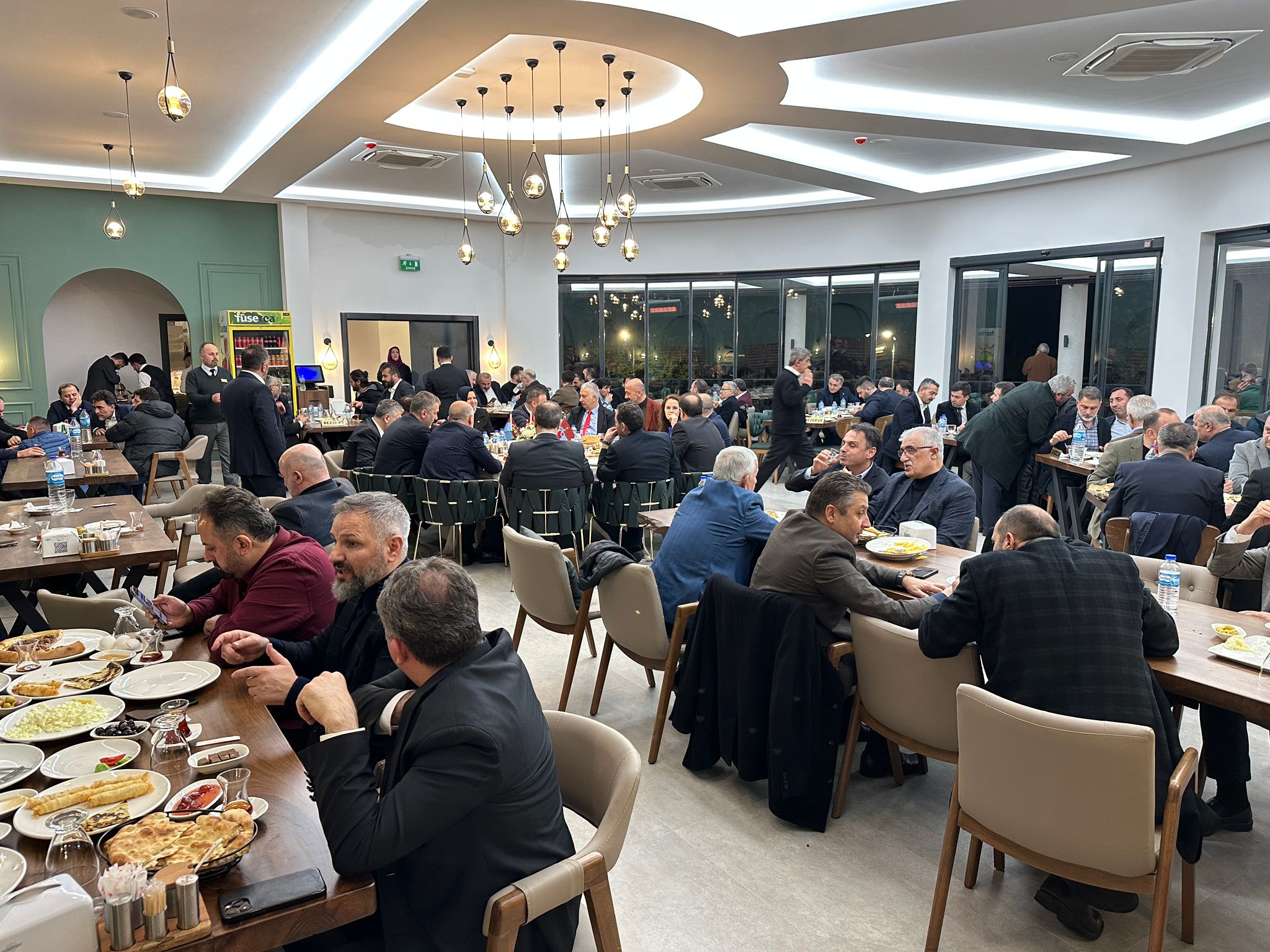 AK Parti Trabzon Milletvekili adayları ve Bakan Karaismailoğlu'na coşkulu karşılama